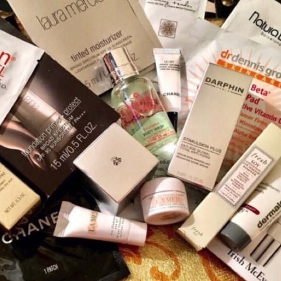 BEST GIVEAWAYS ON POSHMARK!!! - Picture 5 of 6